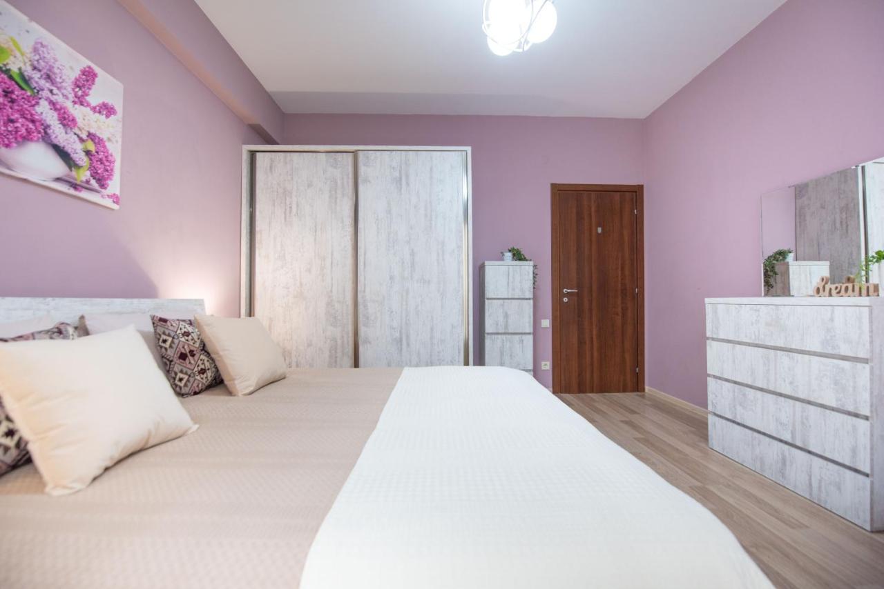Gg Home - Cozy 2-Bedroom Apartment On Givi Kartozia Tiflis Dış mekan fotoğraf