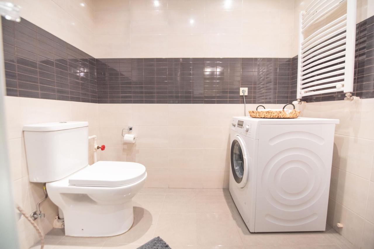 Gg Home - Cozy 2-Bedroom Apartment On Givi Kartozia Tiflis Dış mekan fotoğraf